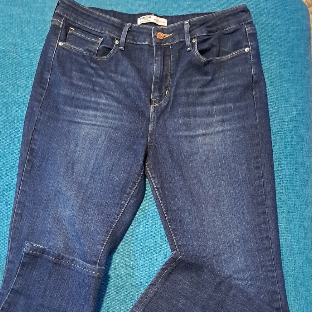 Signature by Levi Strauss Blue Mid-Rise Straight Jeans Size 12S  W31 L30